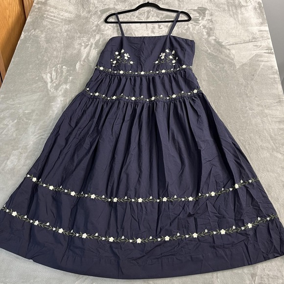 Free Assembly Dresses & Skirts - Free Assembly Dress Womens Large Blue Embroidered Daisy Smocked Maxi Sundress